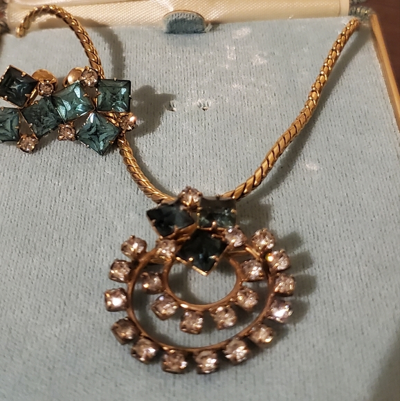 Vintage Van Dell Necklace and Earrings - Picture 2 of 5